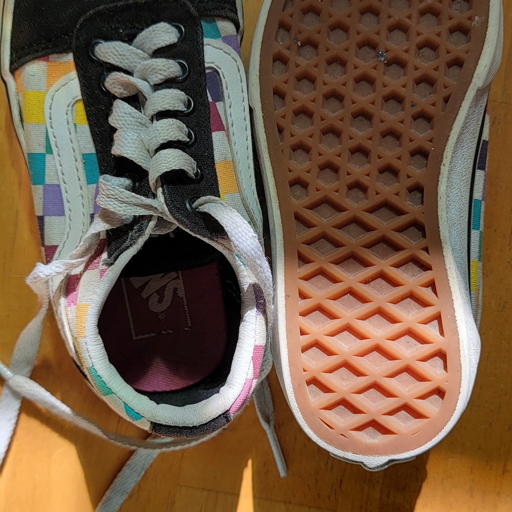 Girls Vans.
